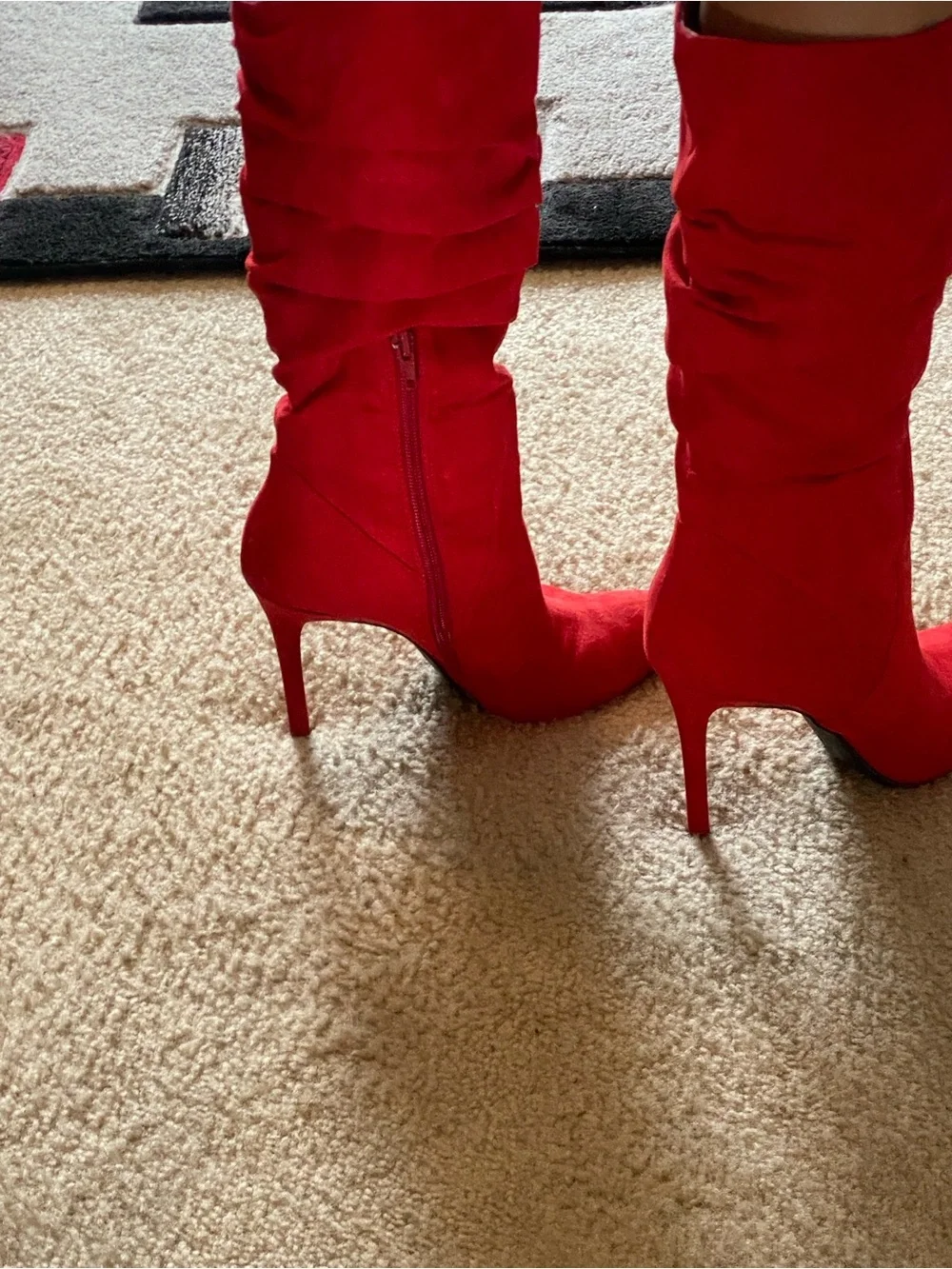 Jessica Simpson bold red